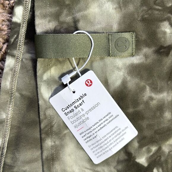 Lululemon vinyasa customizable snap scarf green patterned new - Picture 5 of 8